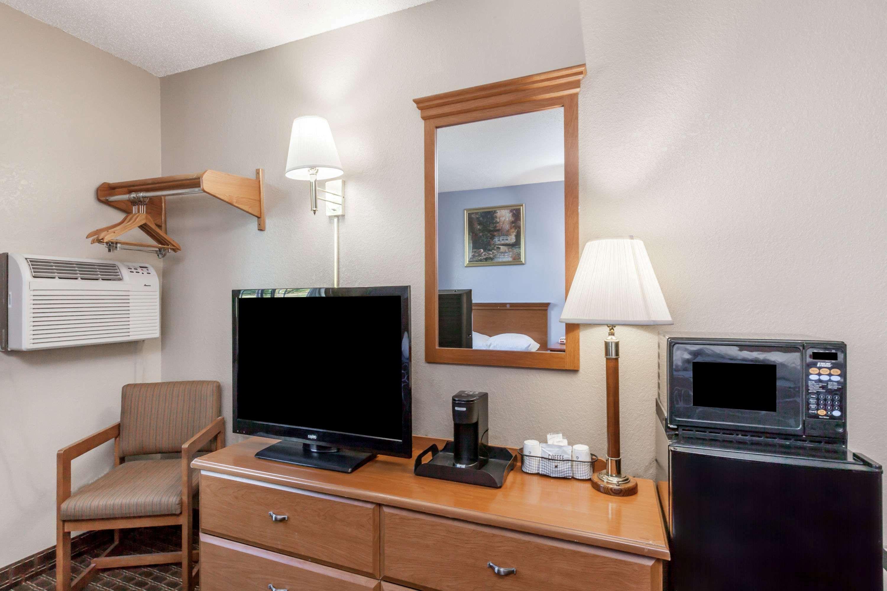 Super 8 By Wyndham Johnstown/Gloversville Экстерьер фото